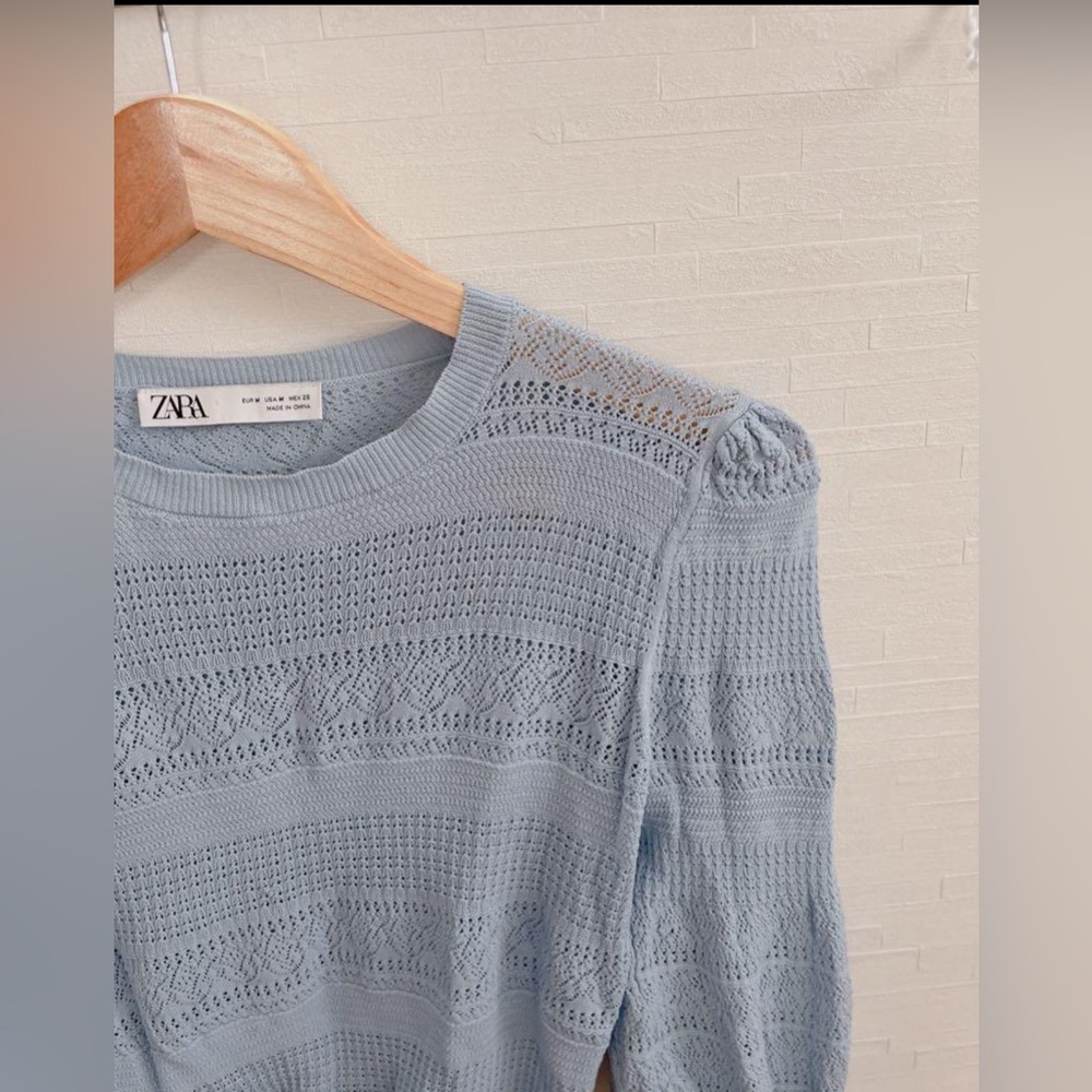 Zara Women's Light Blue Knit Sweater Large fit like small puffy sleeves